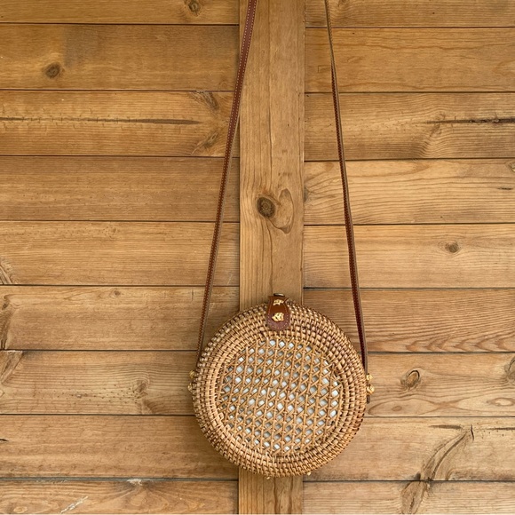 Light Rattan Handbag - Picture 2 of 9